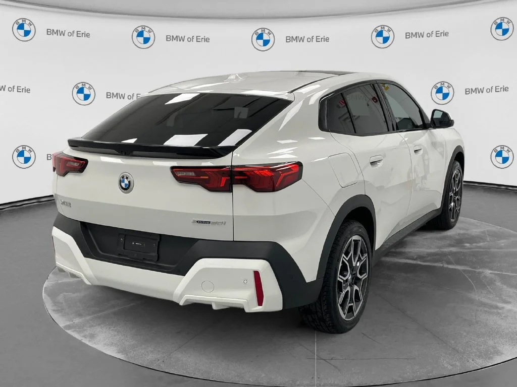 Used 2026 Alpine White BMW xDrive28i image 5