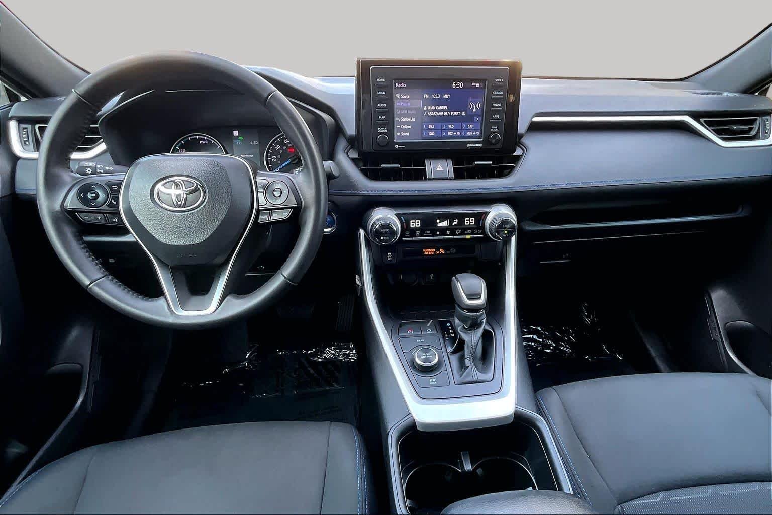 Used 2022 Blizzard Pearl Toyota Hybrid SE image 15