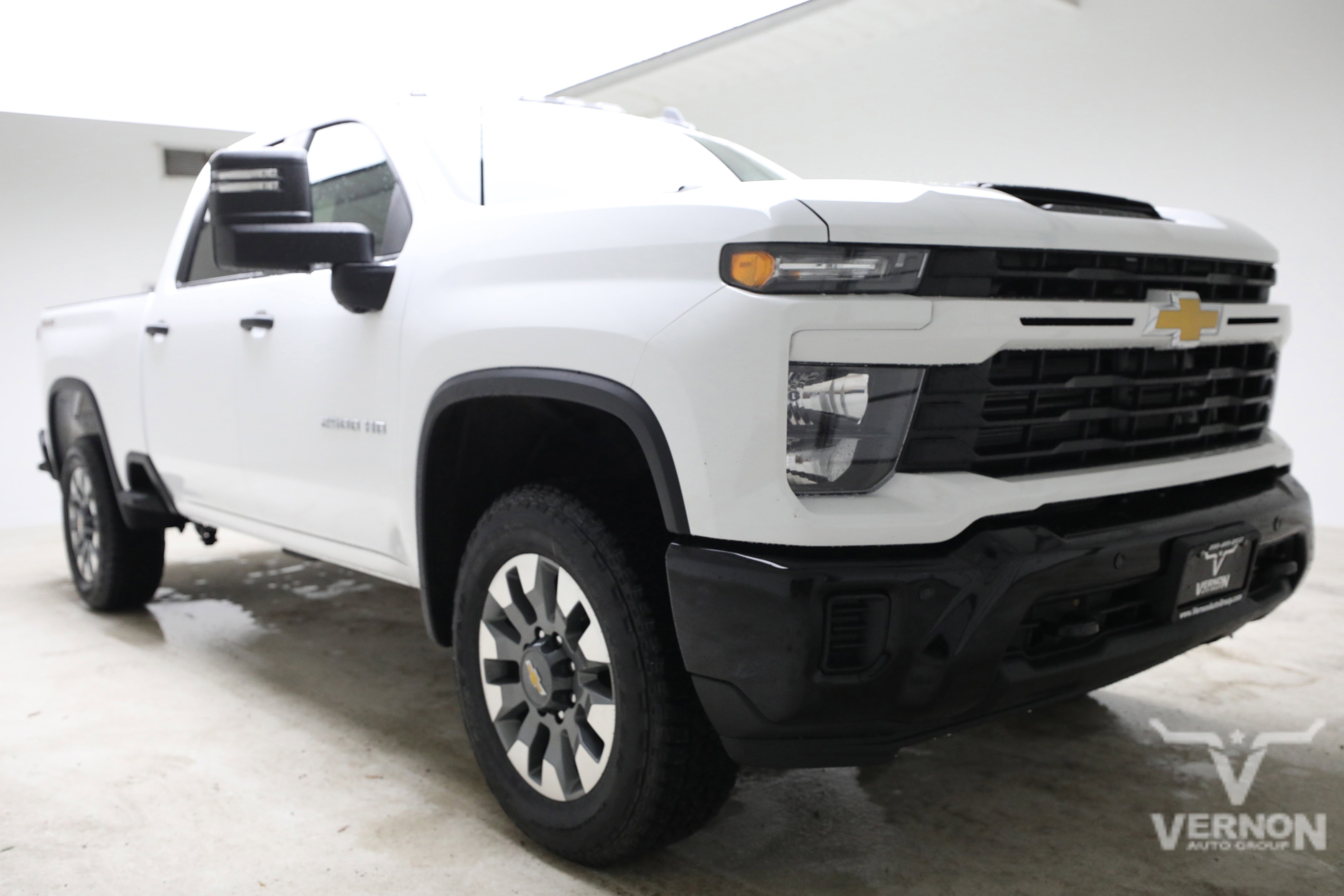New 2026 Summit White Chevrolet N image 7