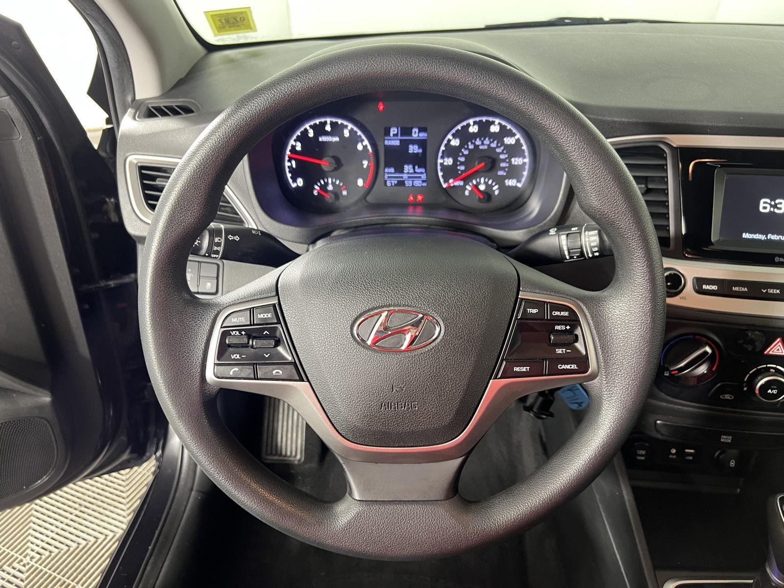 Used 2022 Absolute Black Hyundai SE image 21