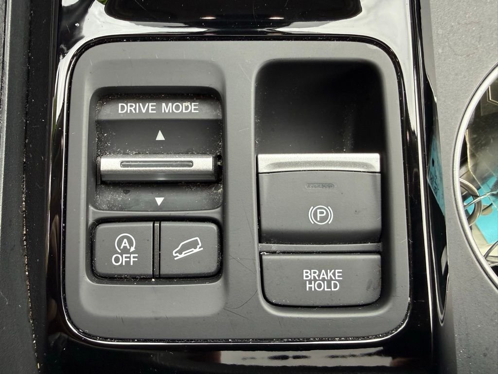 Used 2023 White Honda Touring image 32