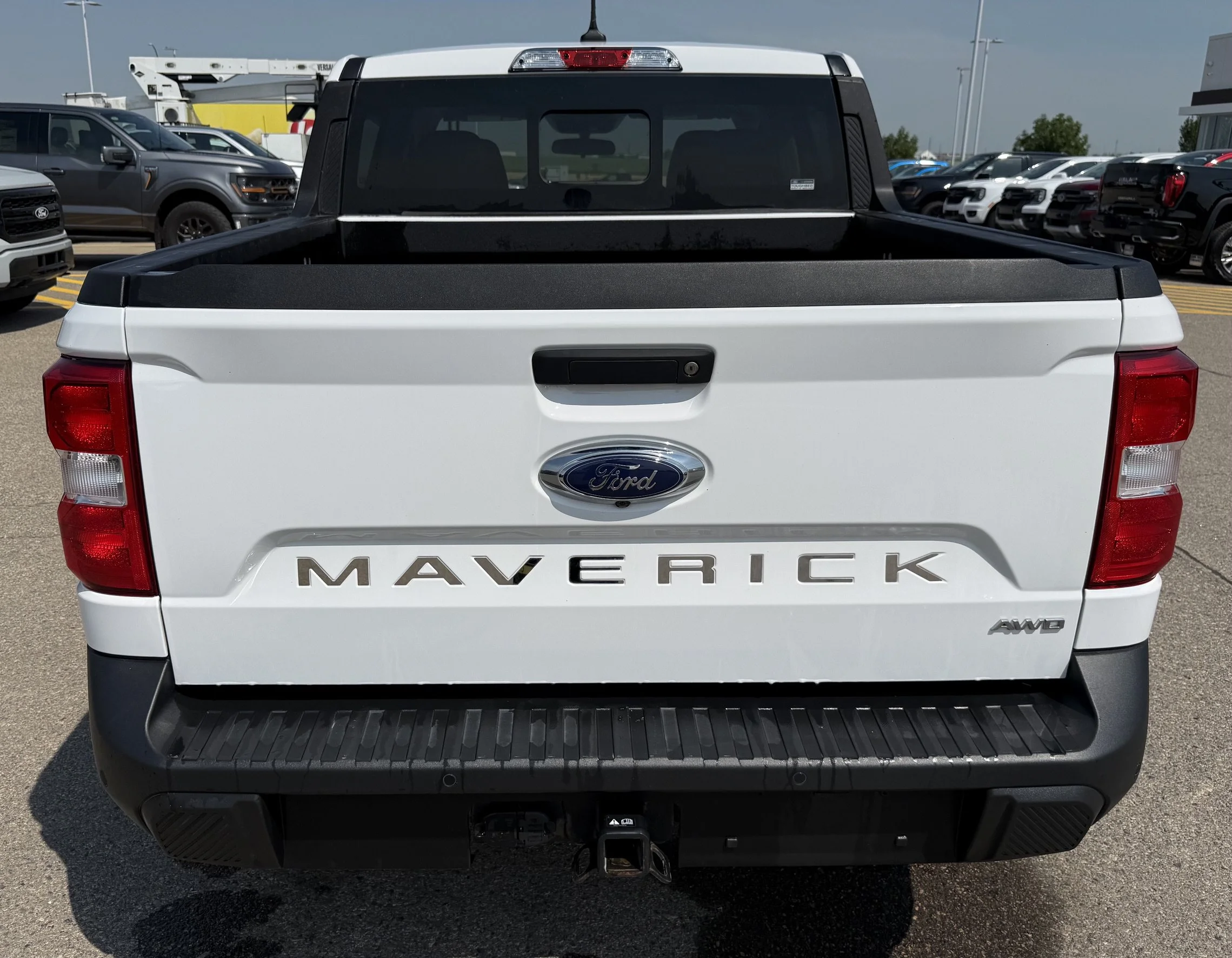 Used 2022 WHITE Ford LARIAT SuperCrew   AWD **New Arrival** image 4