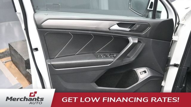 2022 Volkswagen Tiguan SE - Photo 10
