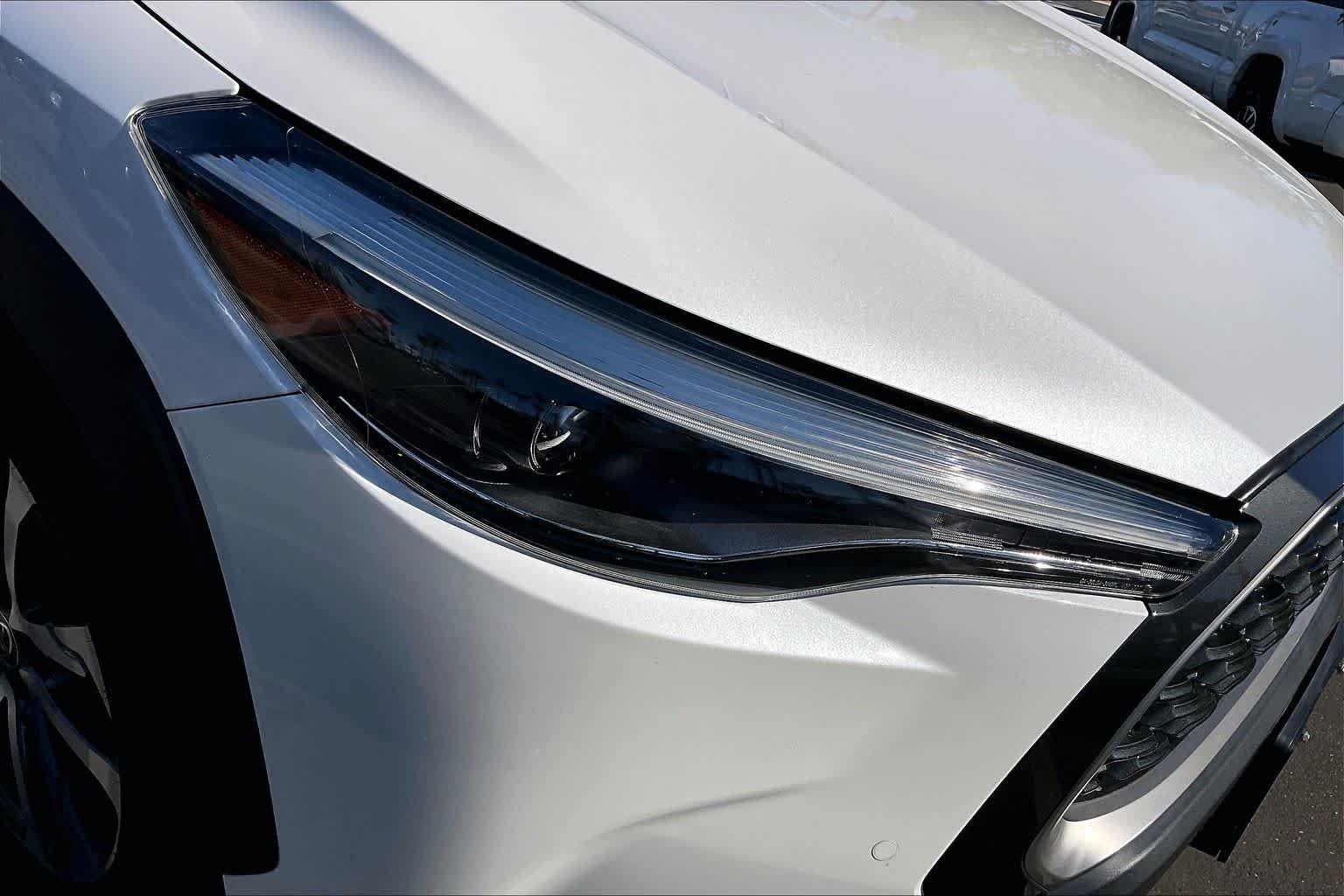Used 2022 Wind Chill Pearl Toyota XLE image 27