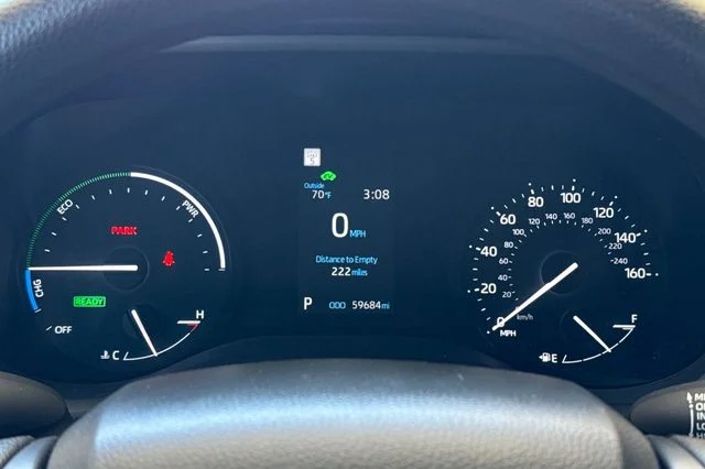Certified Used 2024 Silver Toyota LE image 31