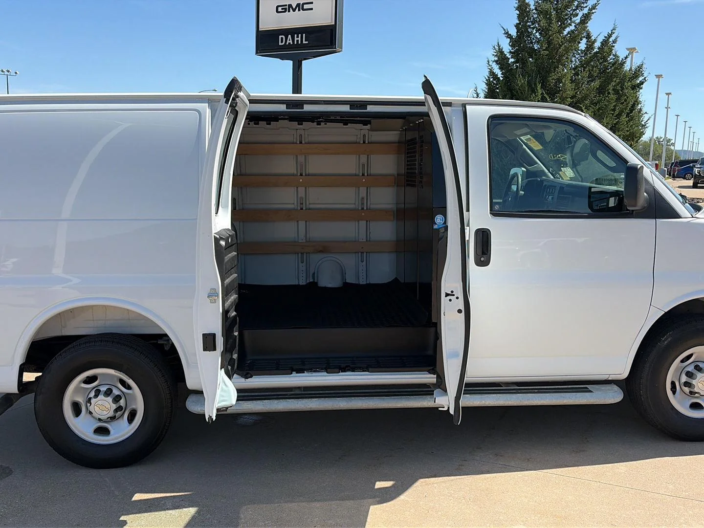 Used 2025 Summit White Chevrolet WT image 15