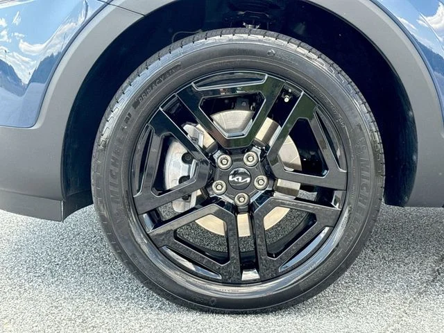 Used 2024 Black Kia SX-Prestige X-Line image 10