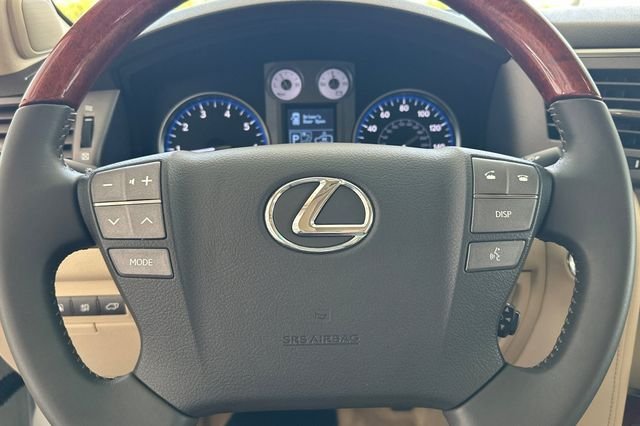 Used 2011 White Lexus 570 image 29