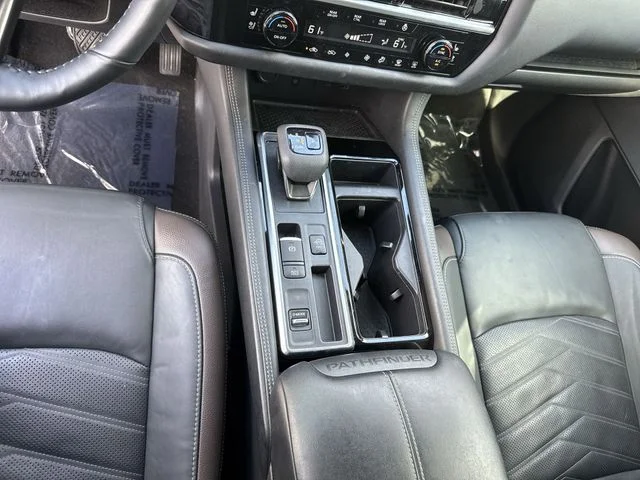 Used 2024 Black Nissan Platinum image 25