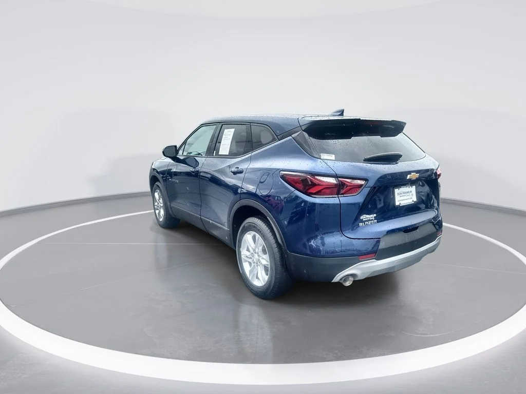 Used 2022 Blue Chevrolet LT image 6