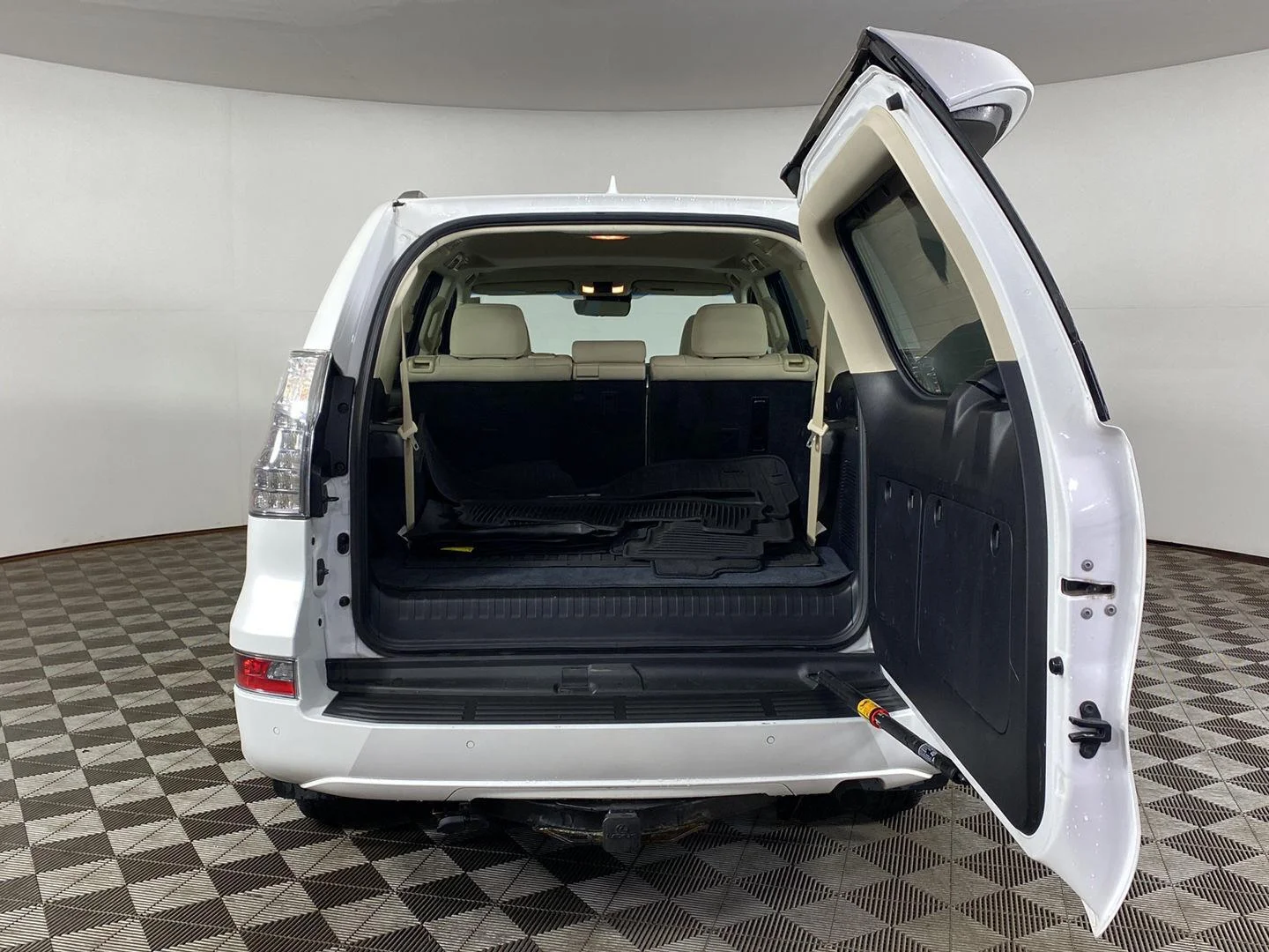 Used 2020 Starfire Pearl Lexus GX 460 Premium image 22