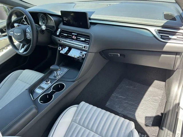 Used 2026 White Genesis 3.3T Sport Prestige image 17