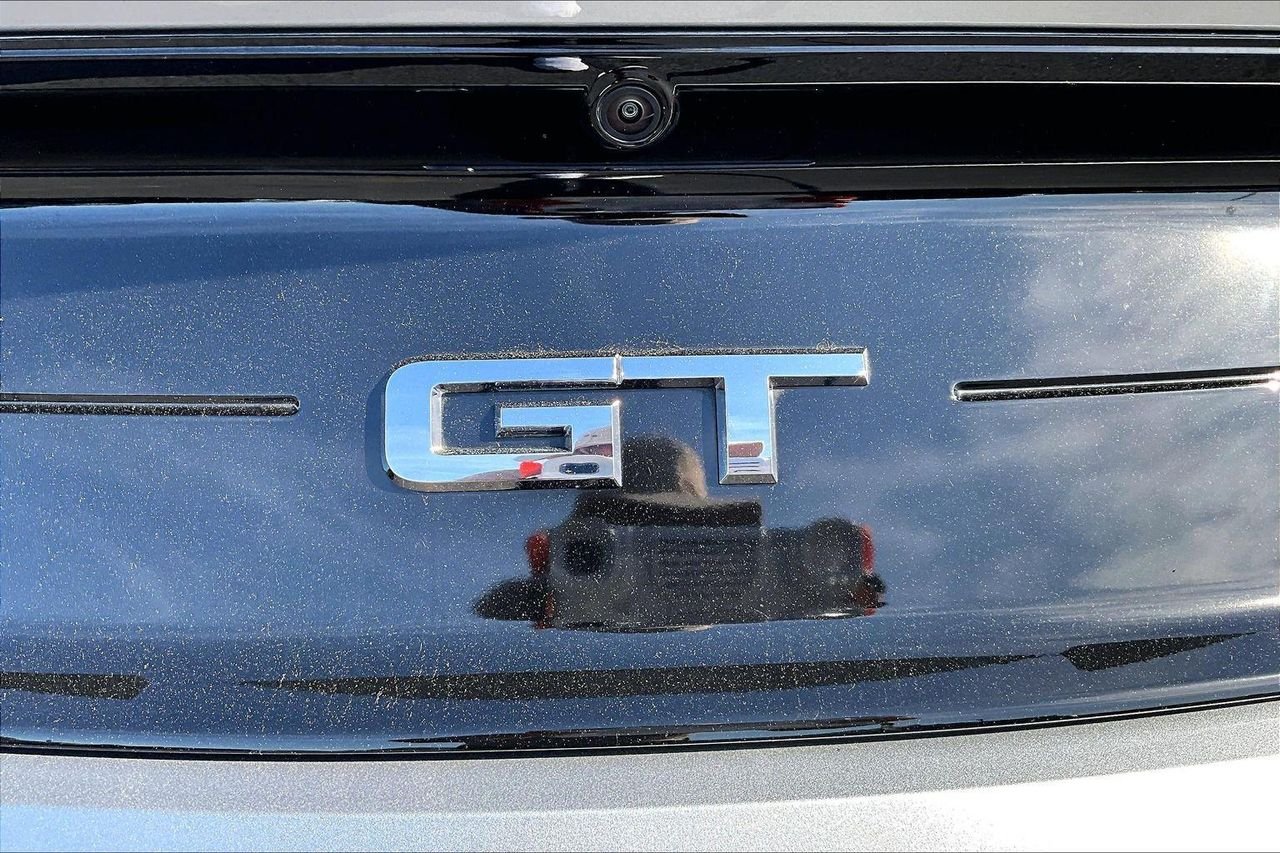 Used 2021 ICONIC SILVER Ford GT Fastback image 26