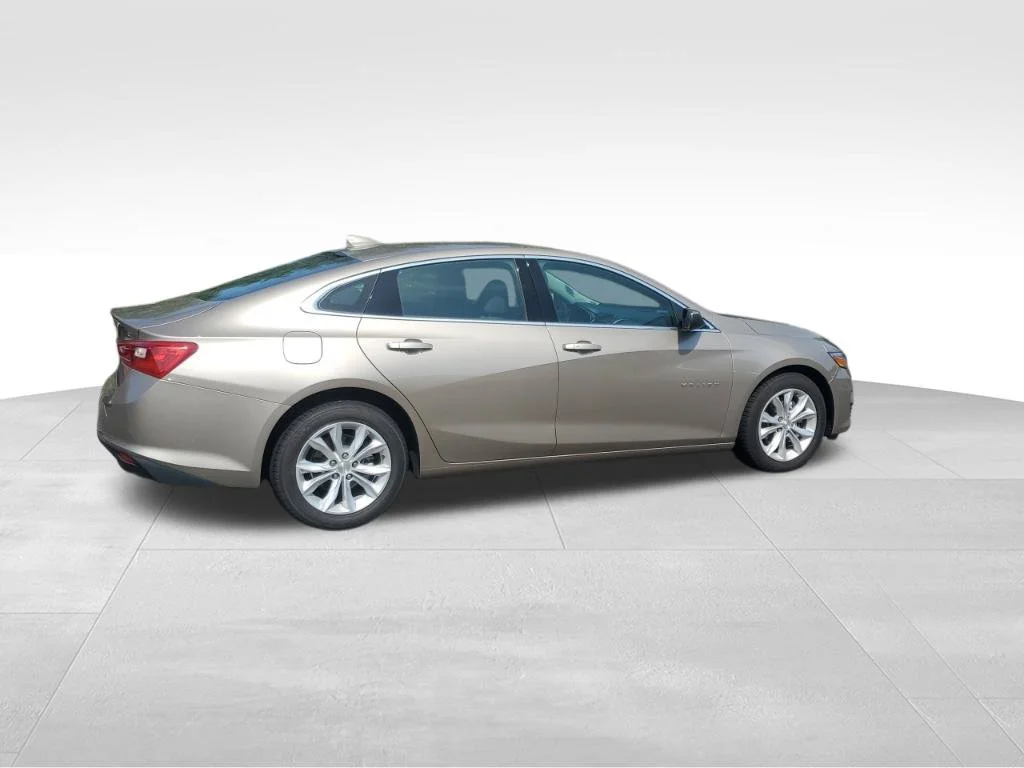 Used 2025 Gray Chevrolet LT image 6