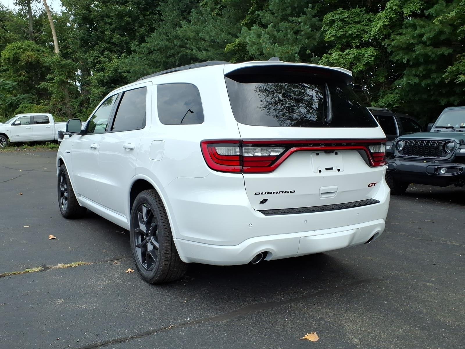 New 2027 White Knuckle Clear-Coat Exterior Paint Dodge GT image 4