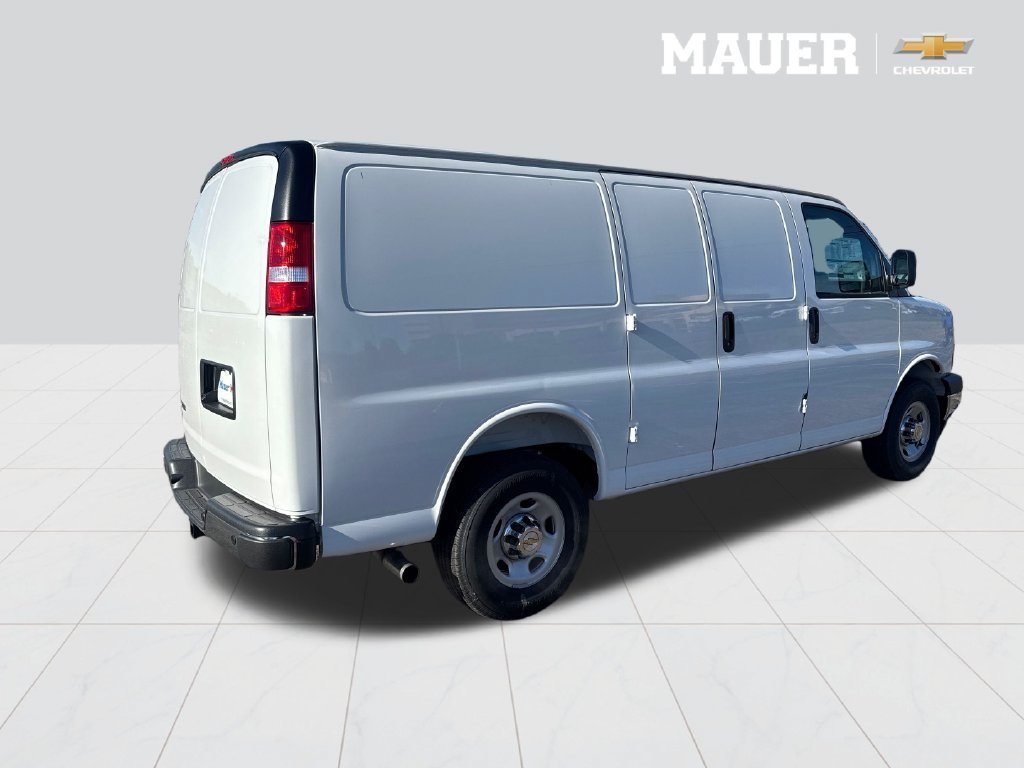 2026 Chevrolet Express Cargo Work Van - Photo 7
