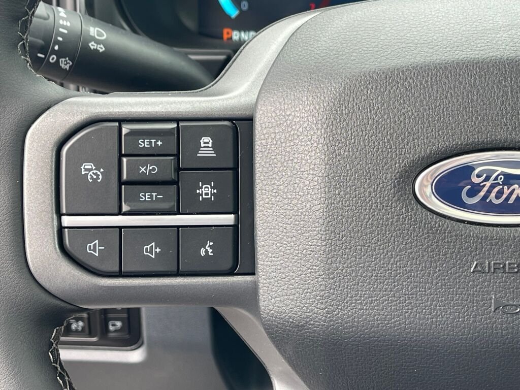 New 2026 Carbonized Gray Metallic Ford LARIAT image 18