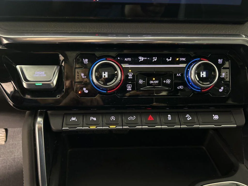 Used 2023 White Frost GMC Denali image 25