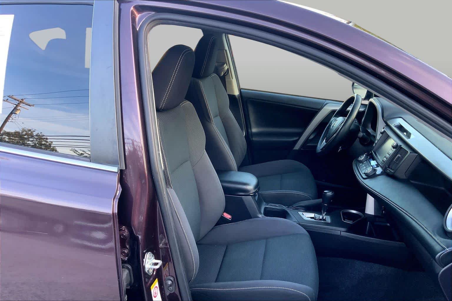 Used 2018 Black Currant Metallic Toyota XLE image 9