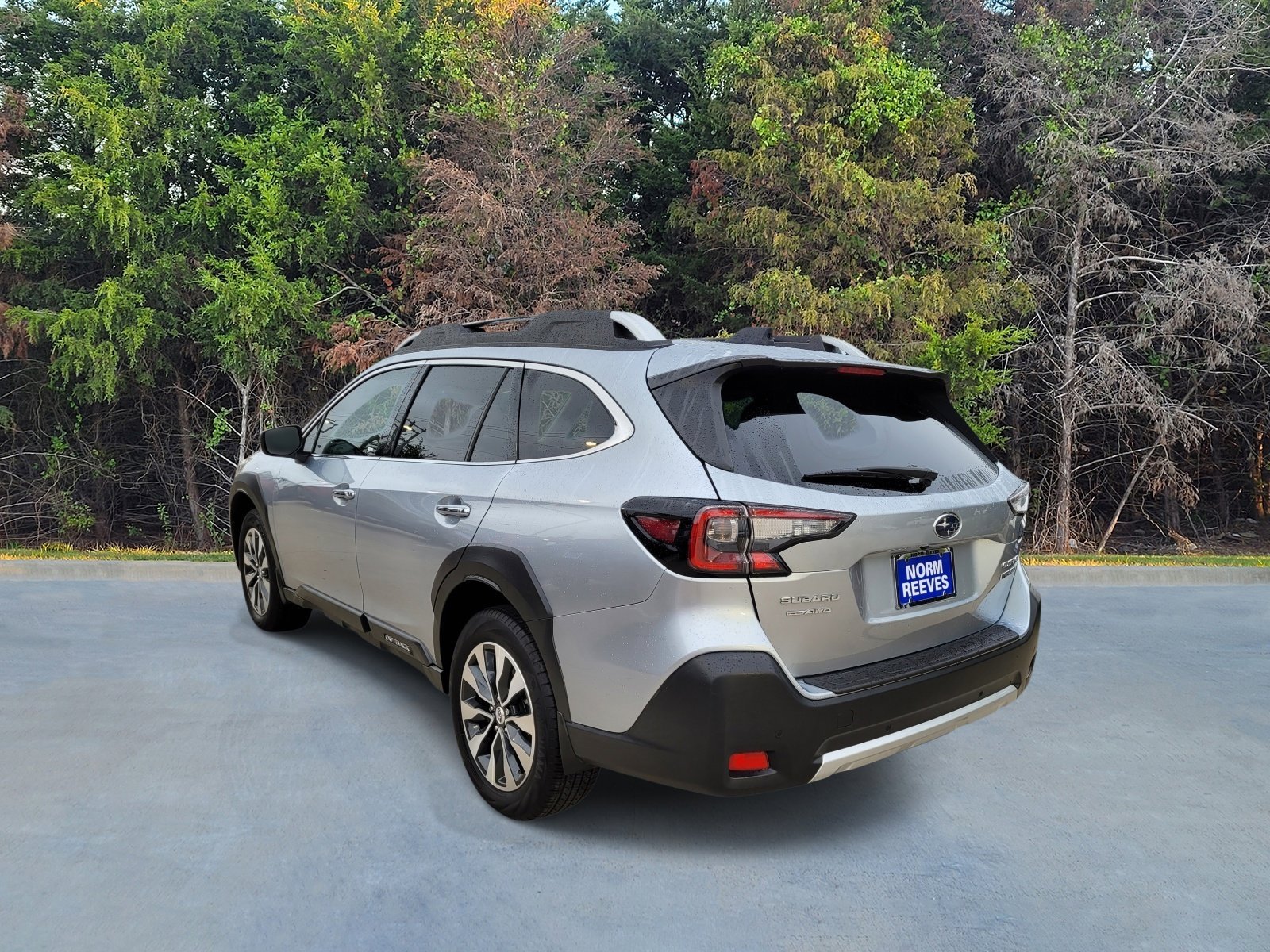 Used 2025 Ice Silver Metallic Subaru Touring XT image 21