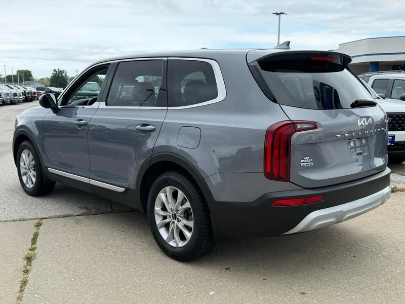 Certified Used 2022 Everlasting Silver Kia LX AWD image 3