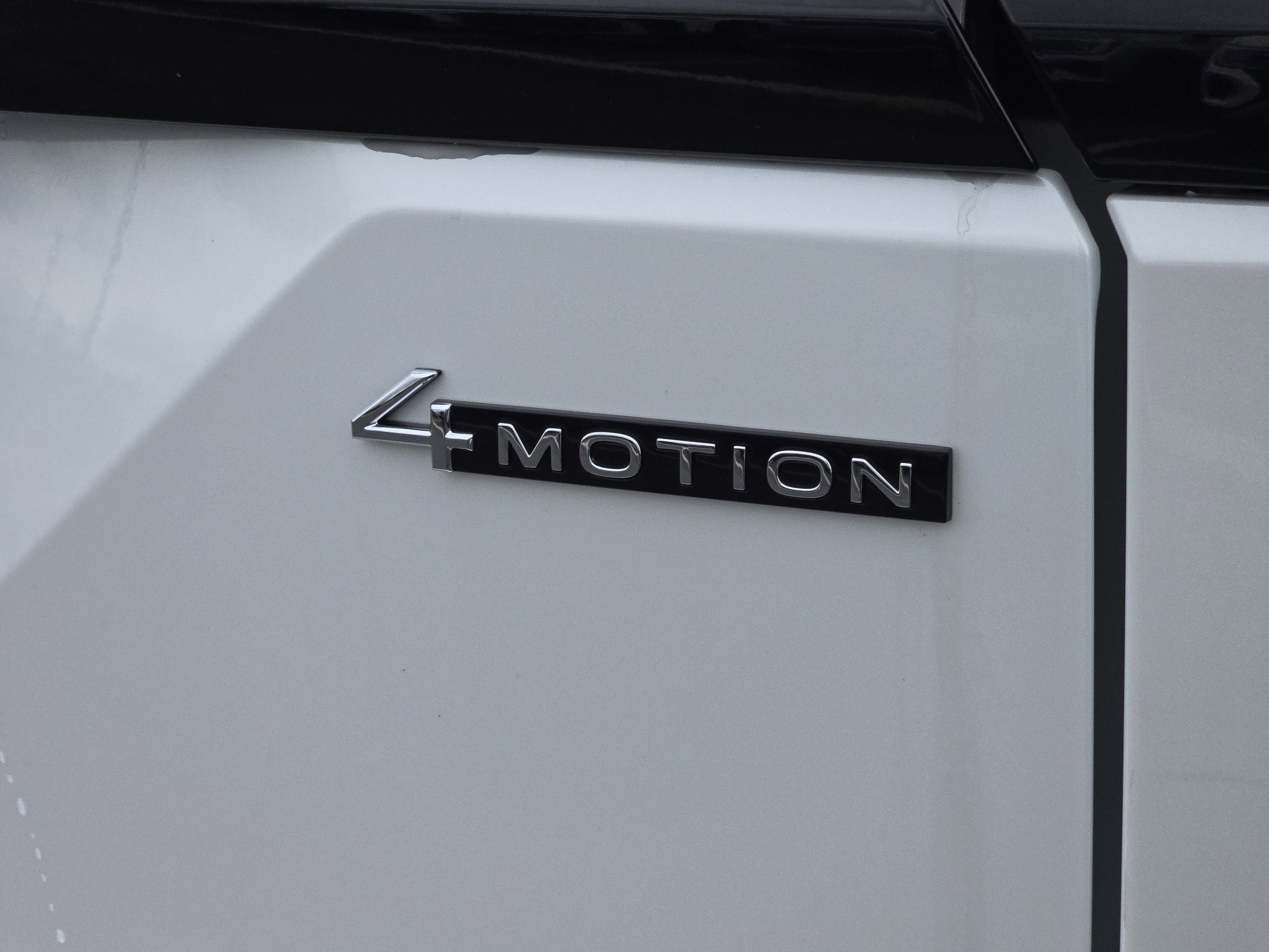 New 2026 Opal White Pearl Volkswagen 2.0T Peak Edition image 15