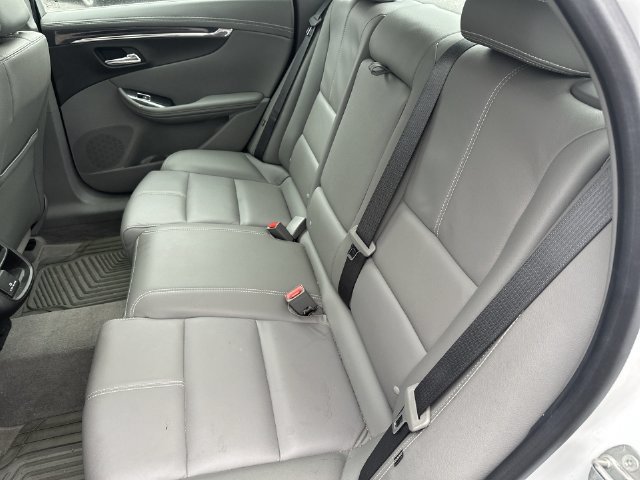 Used 2019 Summit White Chevrolet LT image 26