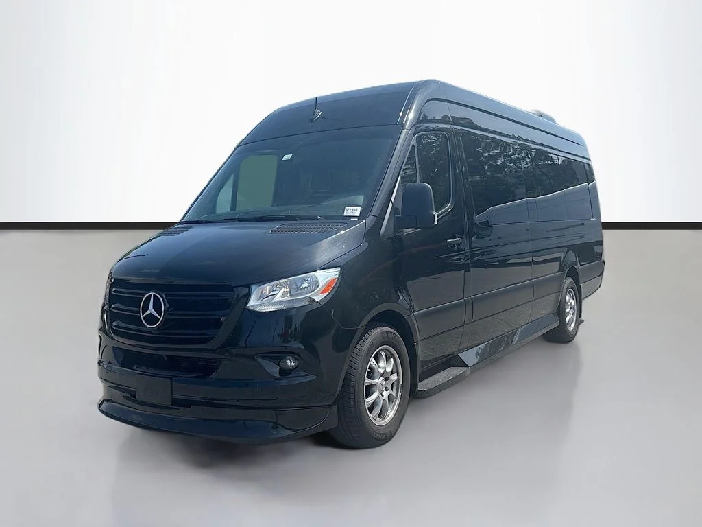 Used 2022 Black Mercedes-Benz Cargo 170 WB image 7