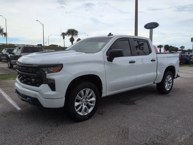 Used 2025 White Chevrolet Custom image 8