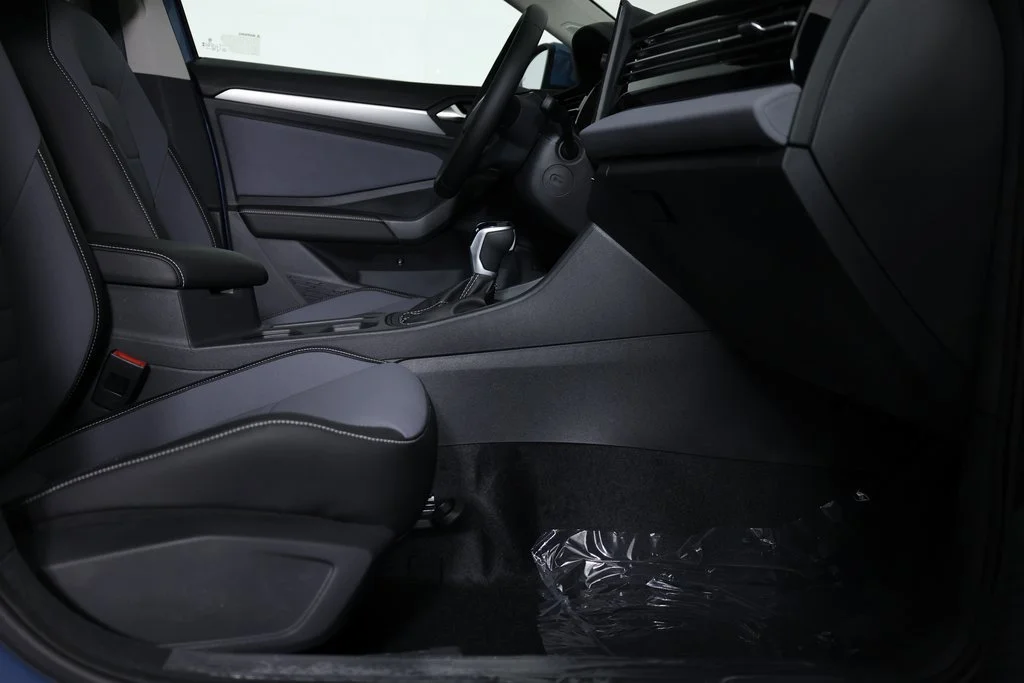 2025 Volkswagen Jetta SE - Photo 17