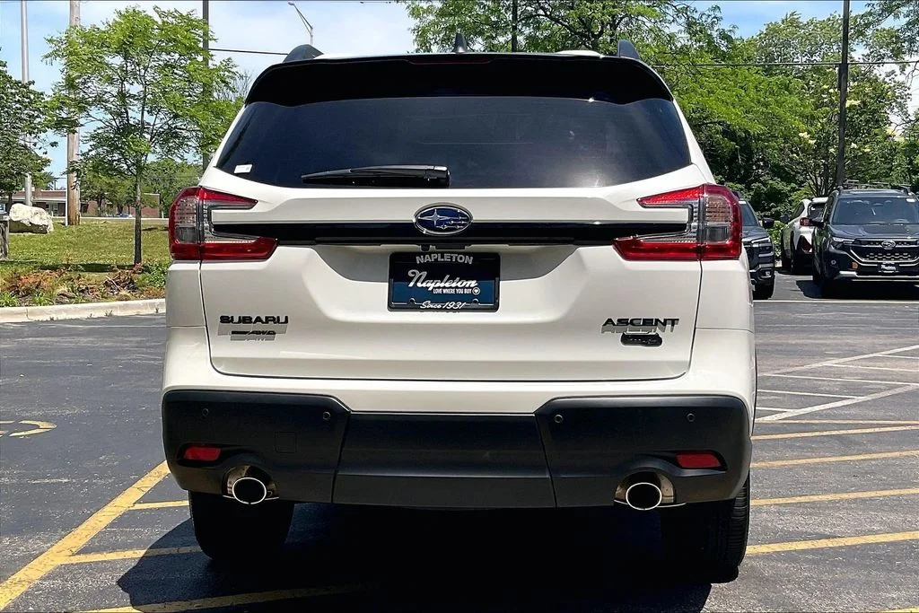 Used 2025 White Subaru Onyx Edition image 3