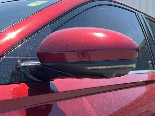 Used 2020 Red Nissan 2.5 Platinum image 42