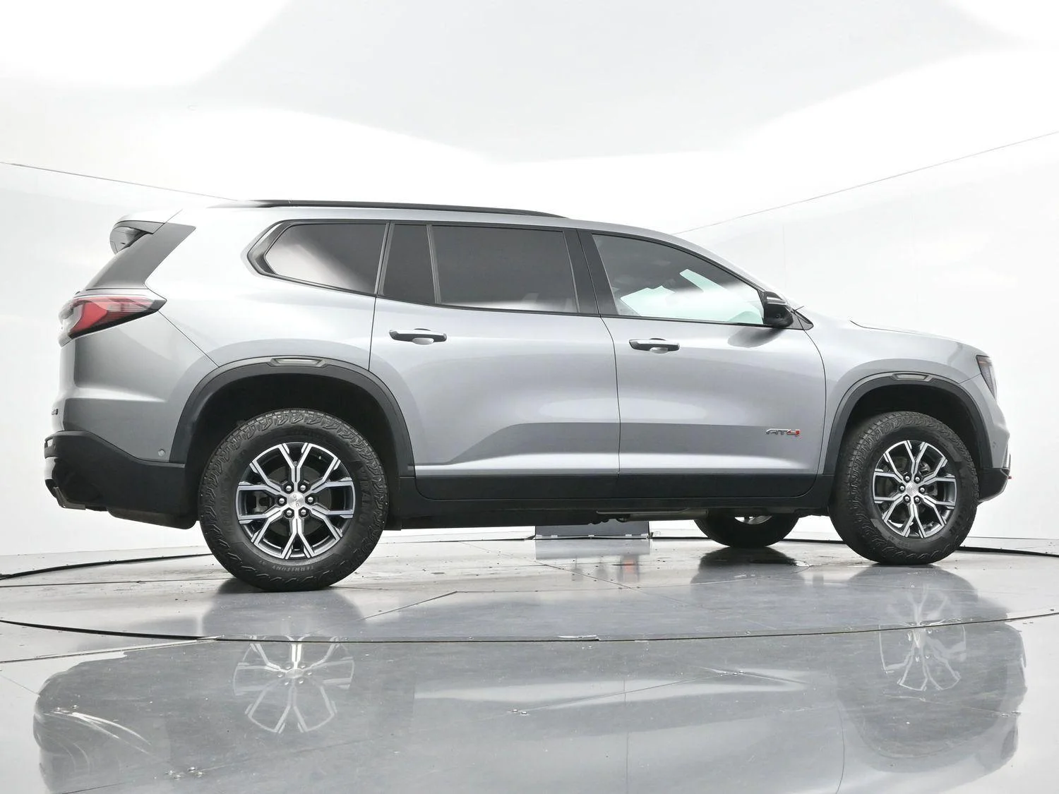 Used 2025 Sterling Metallic GMC AT4 image 59