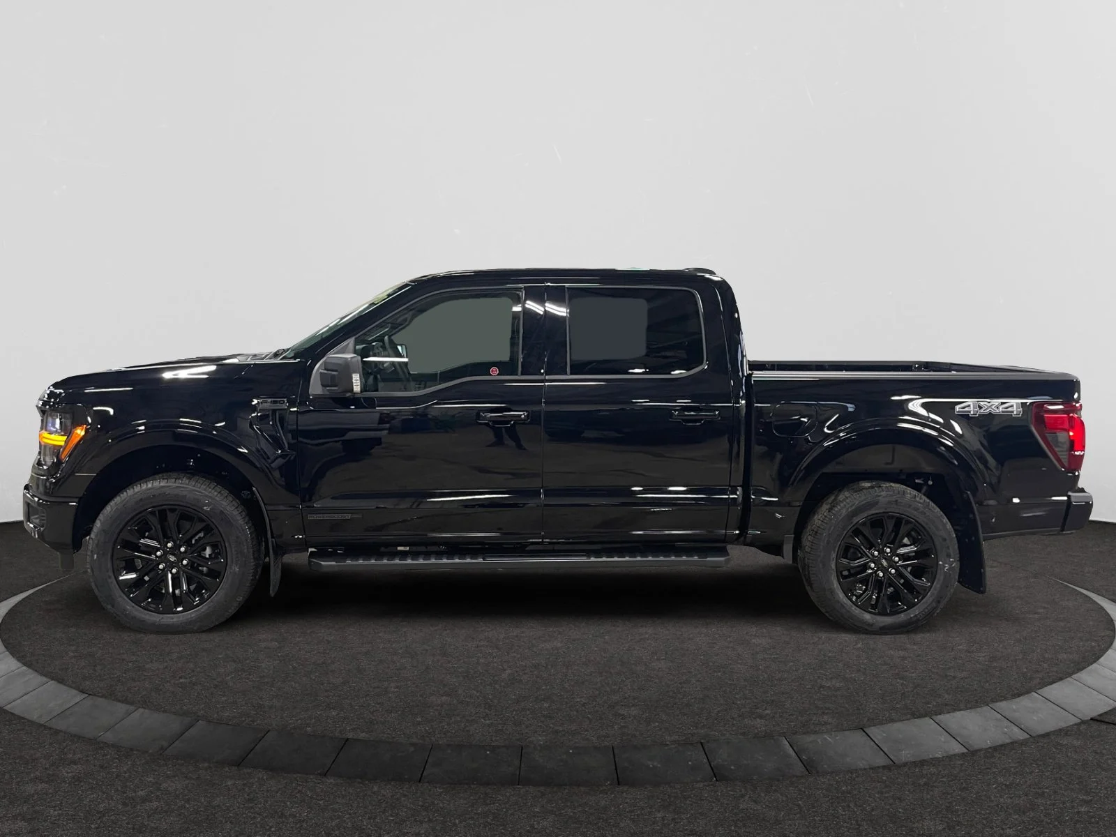 New 2026 Agate Black Metallic Ford XLT image 2