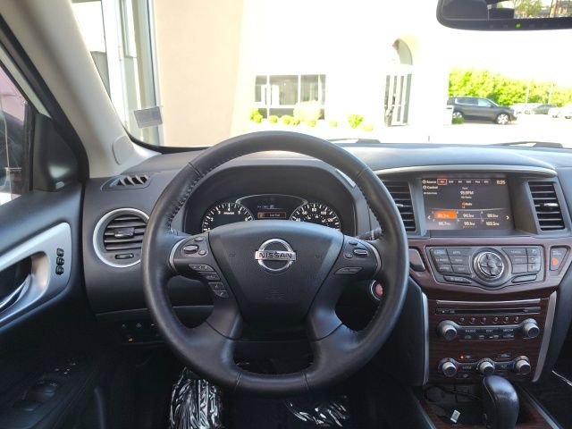 Used 2020 White Nissan Platinum image 15