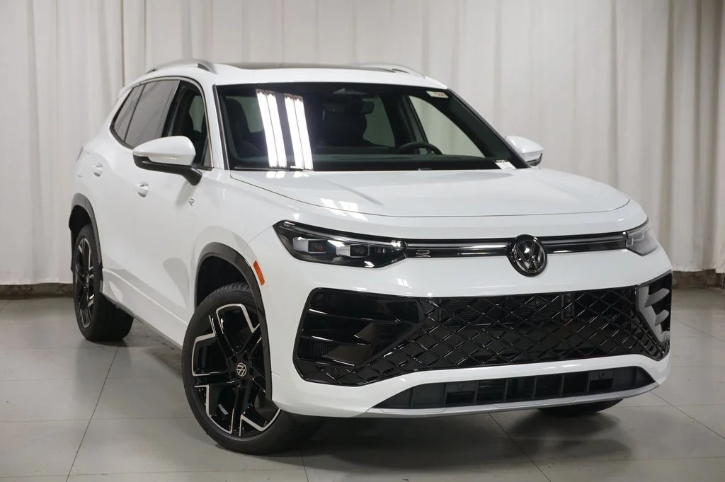 New 2026 Opal White Volkswagen 2.0T SEL R-Line Turbo image 4