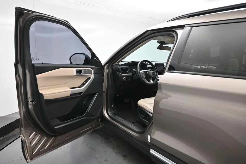 Used 2021 Gray Ford XLT image 8