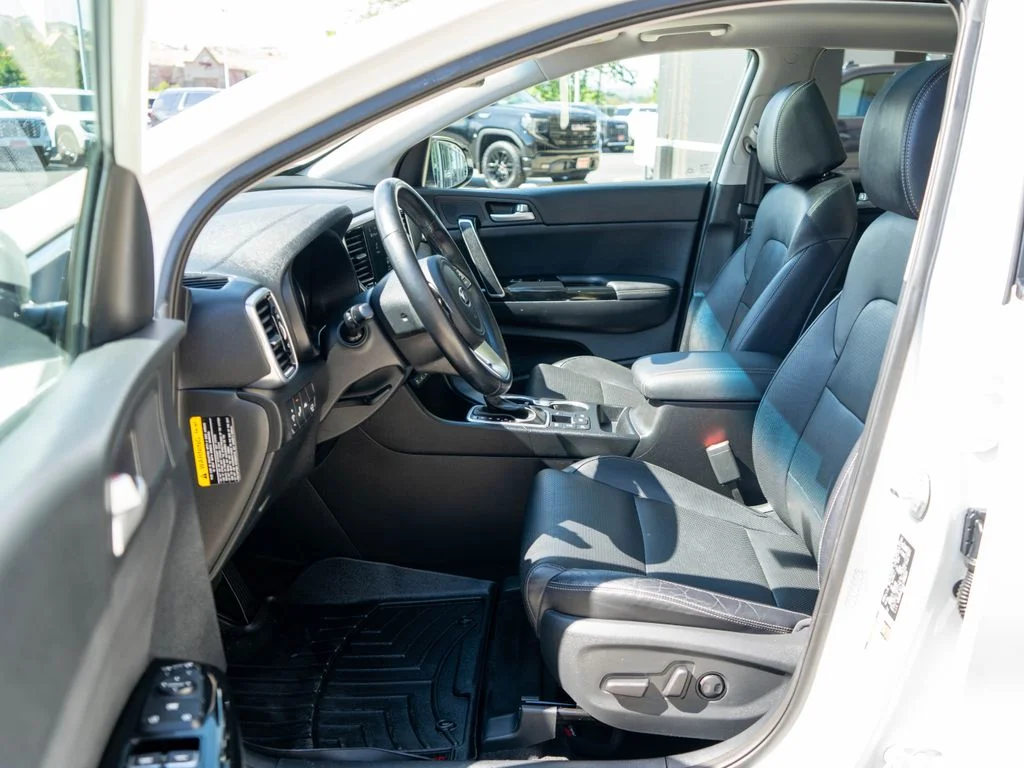 Used 2020 White Kia EX image 11