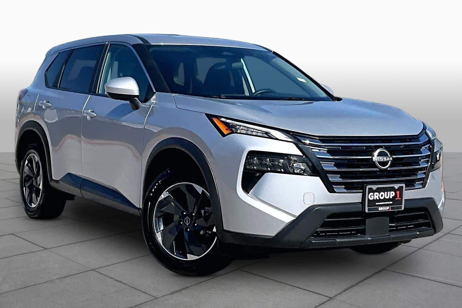 Used 2025 Brilliant Silver Metallic Nissan SV image 3