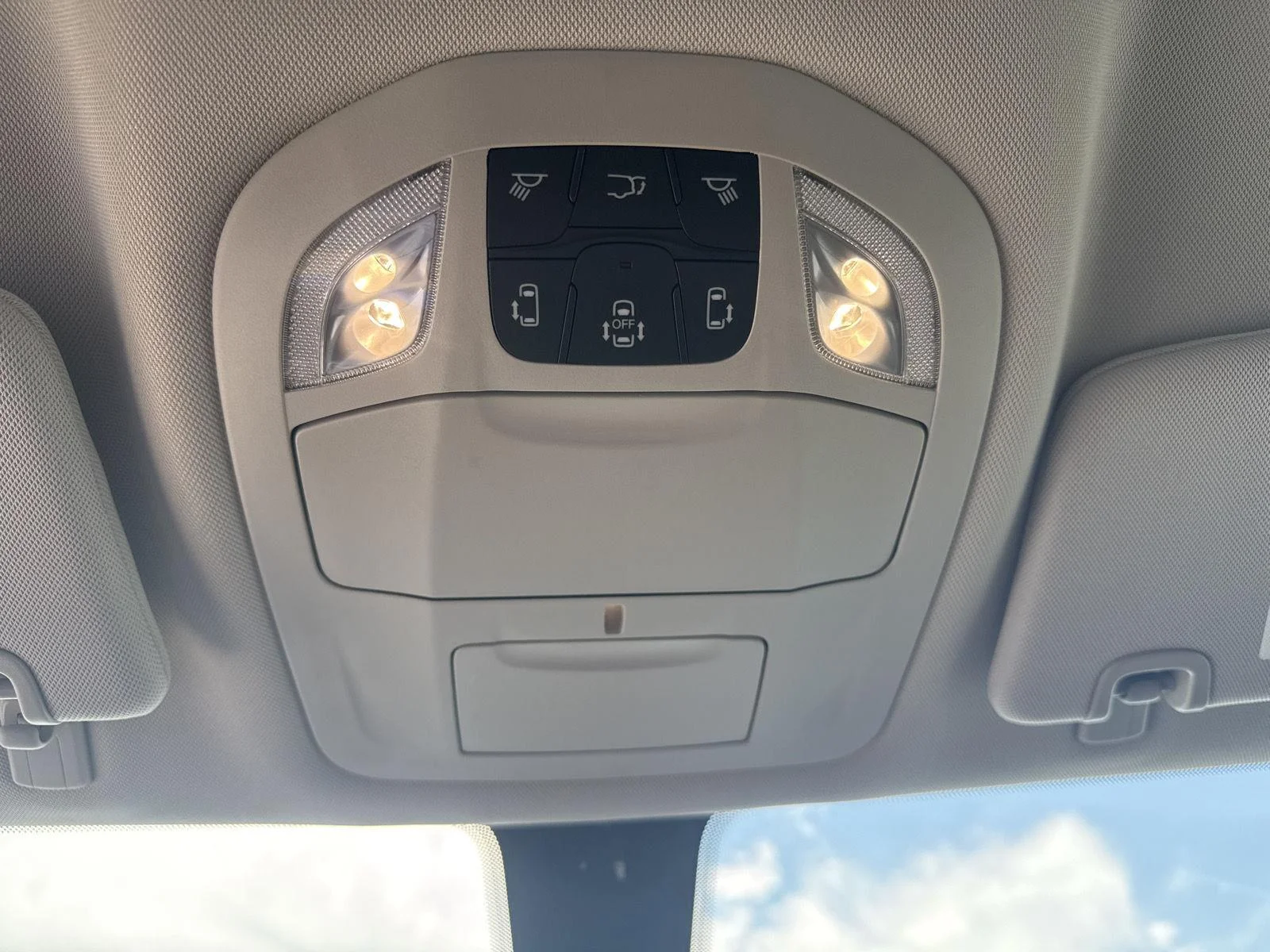 Used 2022 Granite Crystal M Chrysler LX image 27