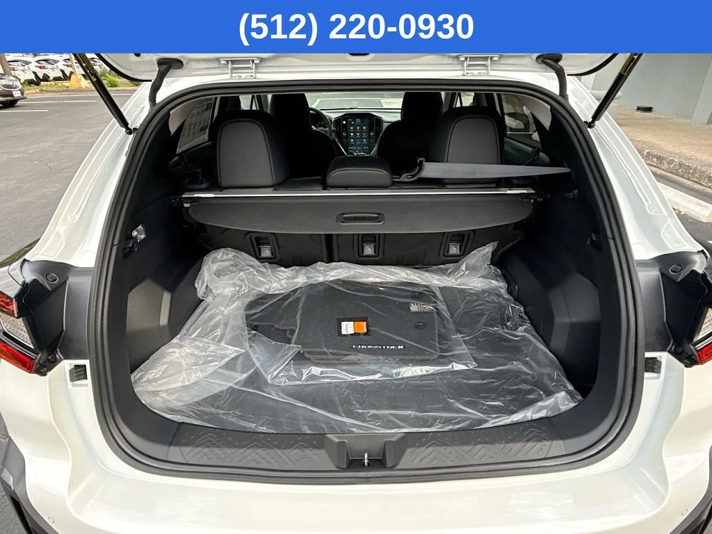 New 2026 CRYSTAL WHITE PEARL Subaru Limited image 32