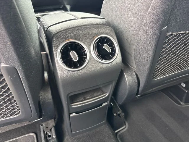 Used 2023 White Mercedes-Benz GLB 250 image 12