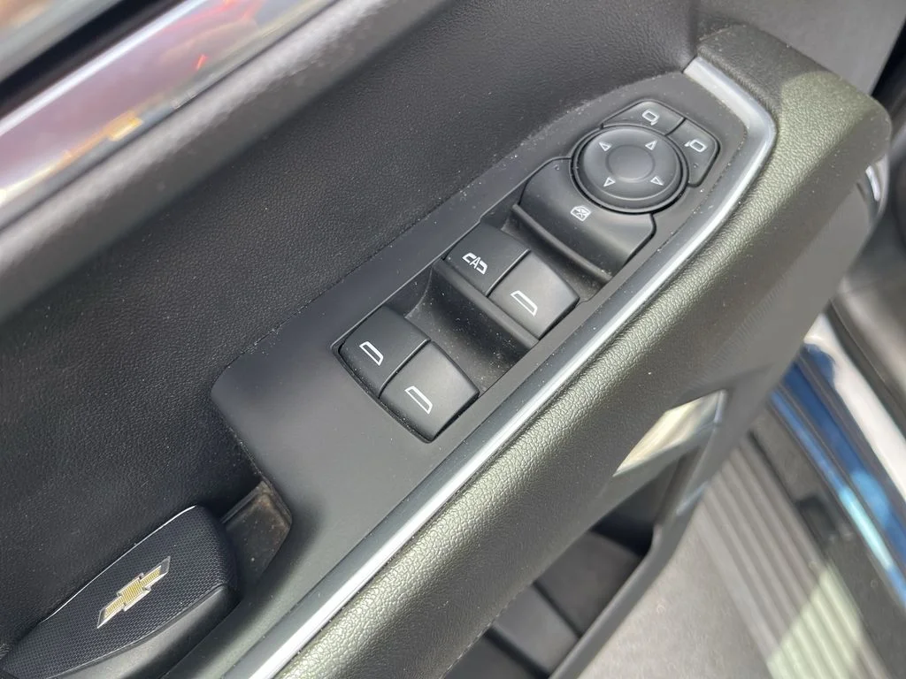 Used 2023 Blue Chevrolet LT image 17