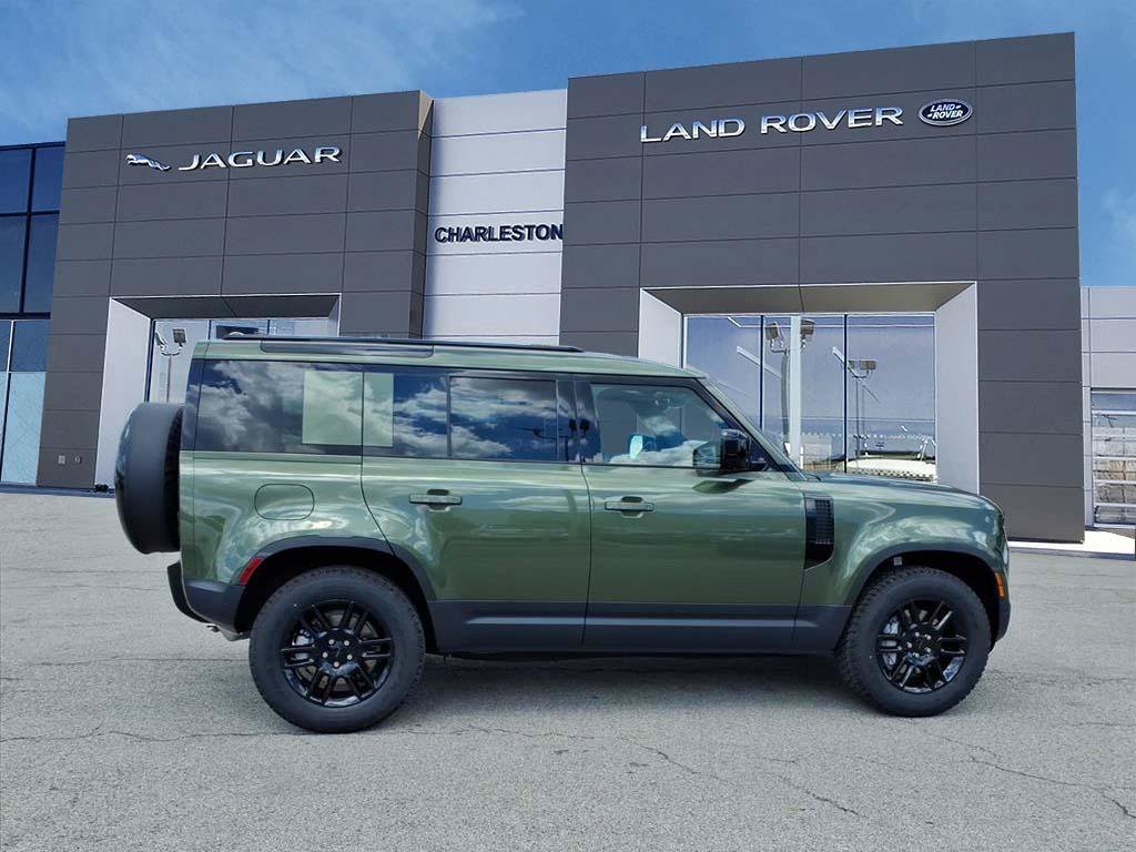 New 2026 Woolstone Green Metallic Land Rover S image 6