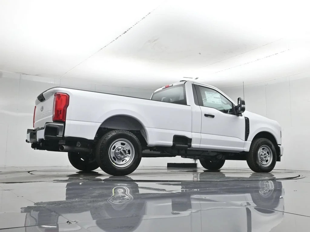 New 2027 Oxford White Ford XL image 39