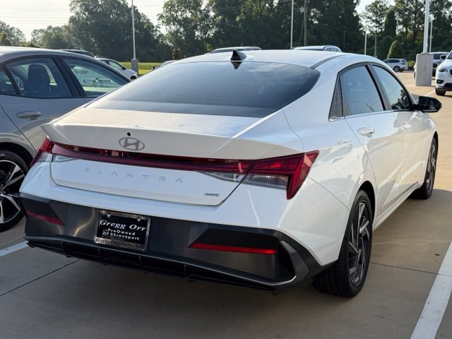 Used 2025 White Hyundai Limited image 22