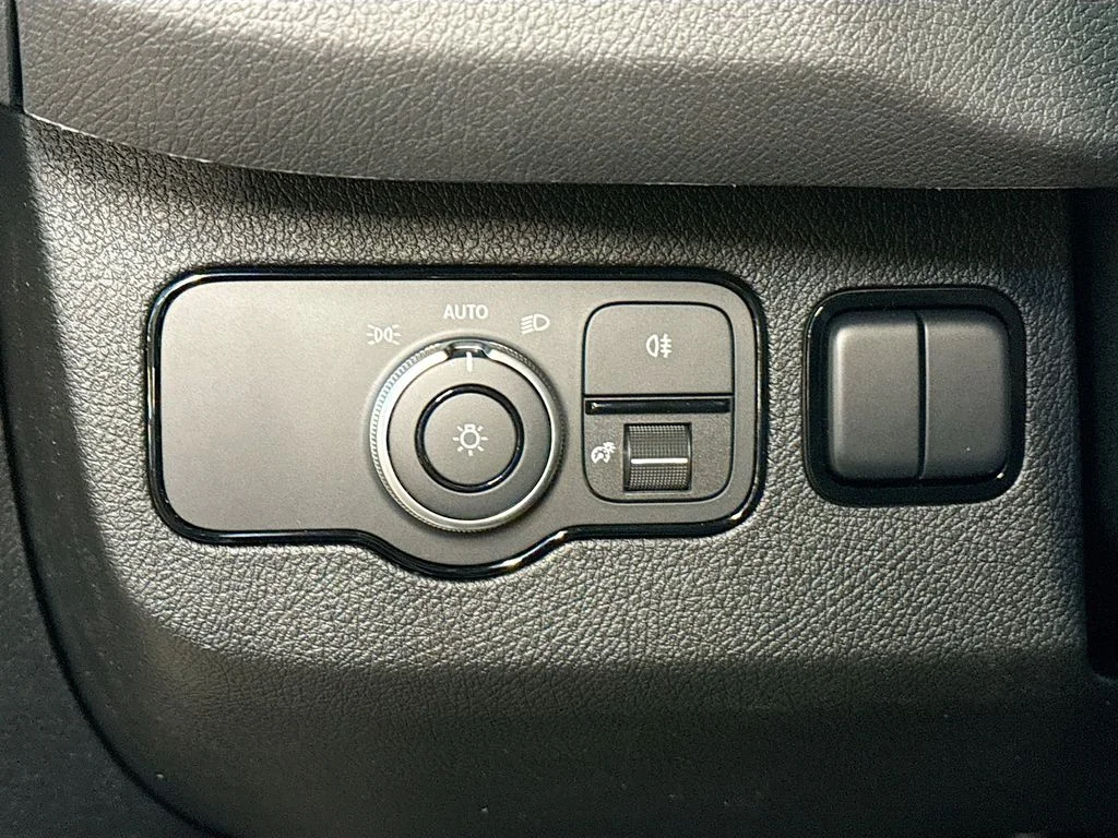 New 2026  Mercedes-Benz  image 11