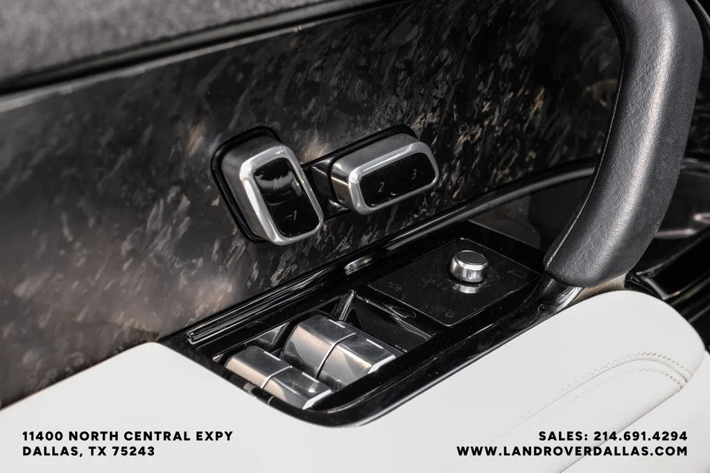 Used 2023 Fuji White Land Rover SE image 46