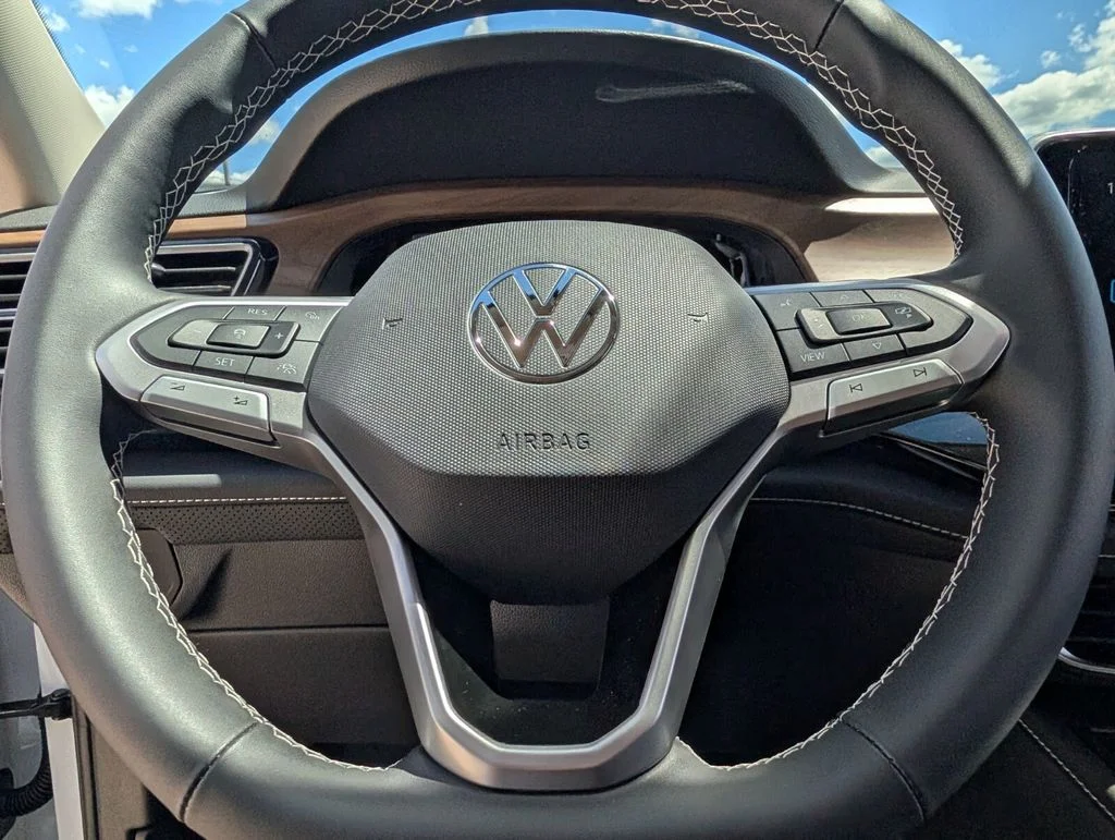 New 2026 White Volkswagen 2.0T SE w/Technology image 20