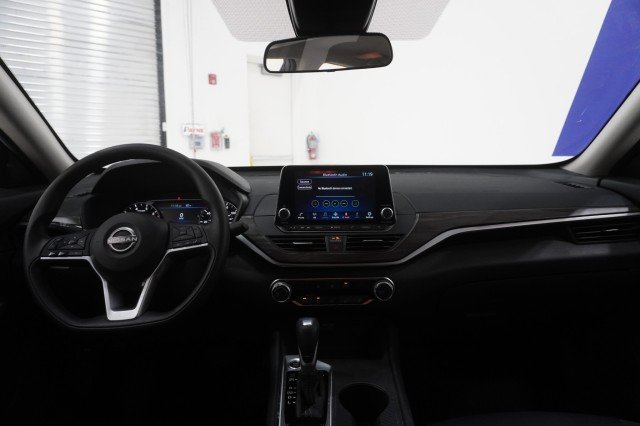2025 Nissan Altima SV - Photo 20
